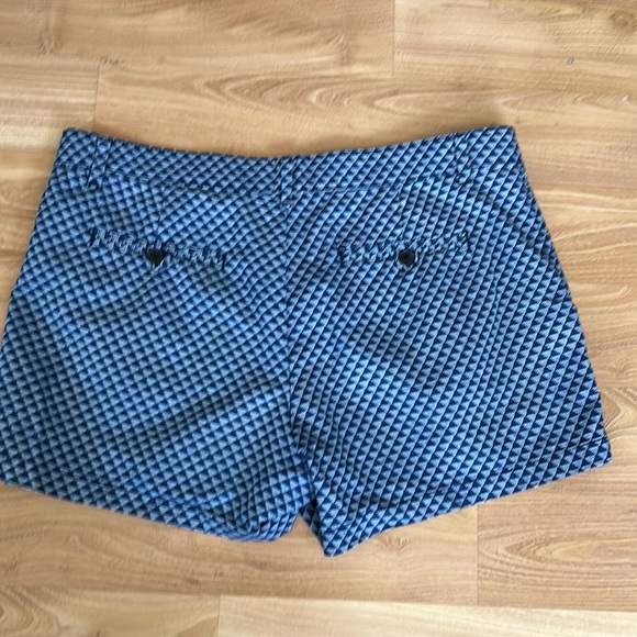 GAP Summer Short Navy/White Triangle Pattern - Picture 12 of 16